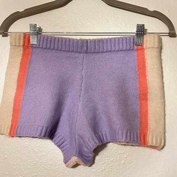 FlorencebyMillsFashion •
Color Block Shortie - Millie
Lavender size S - Picture 7 of 9